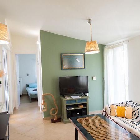 Nadia'S Place Poros Town Bagian luar foto