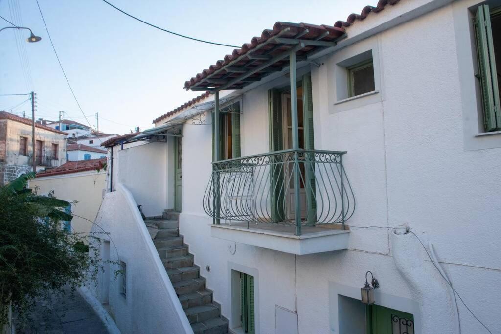 Nadia'S Place Poros Town Bagian luar foto